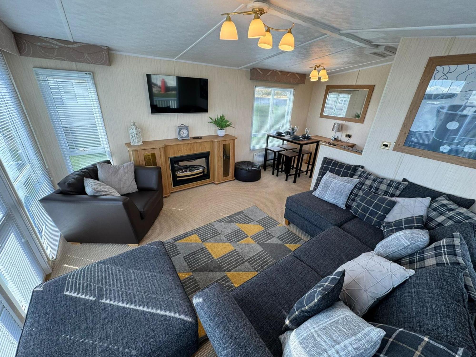 Millfields Holiday Park - The Balmoral - Coastal Caravan Breaks Инголдмелс Экстерьер фото