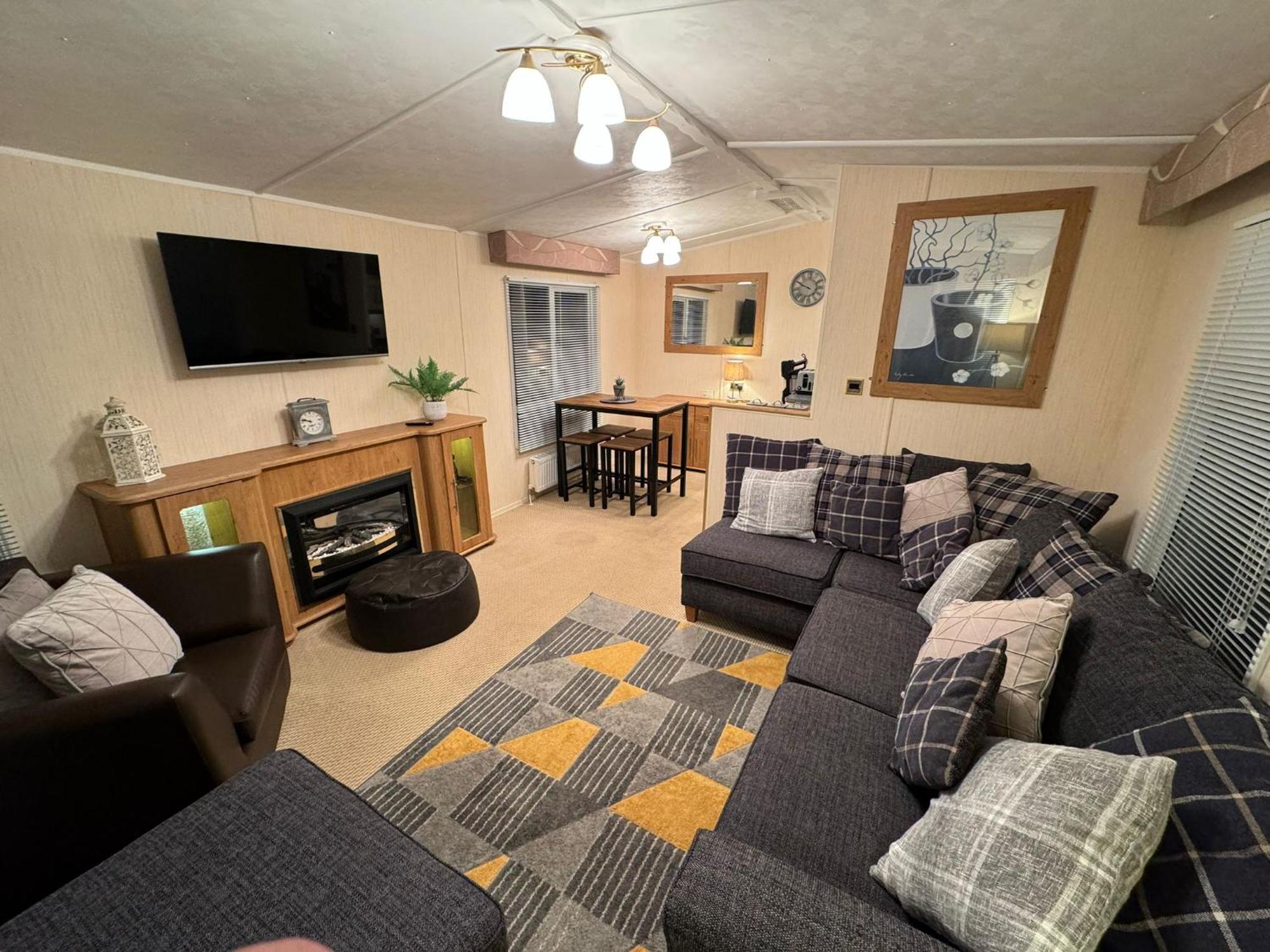 Millfields Holiday Park - The Balmoral - Coastal Caravan Breaks Инголдмелс Экстерьер фото
